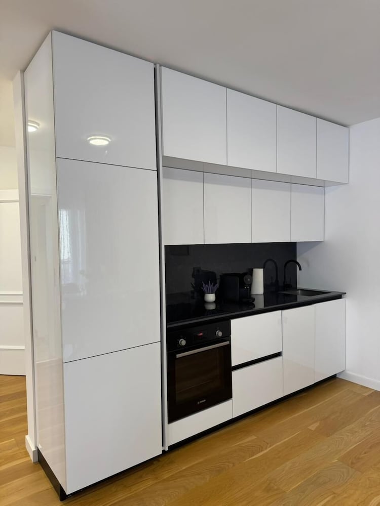 Sunny Bay Apartments