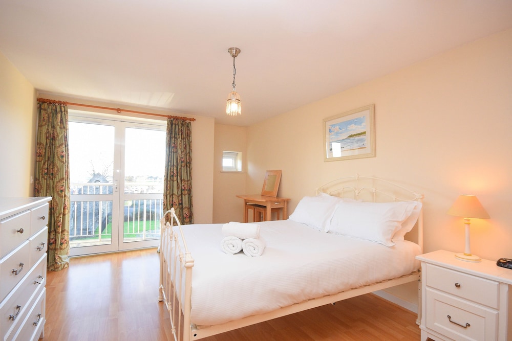 Town or Country - Greenwich Apartments