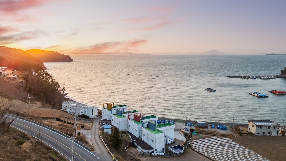 Yeosu Porrr Ocean View Pension