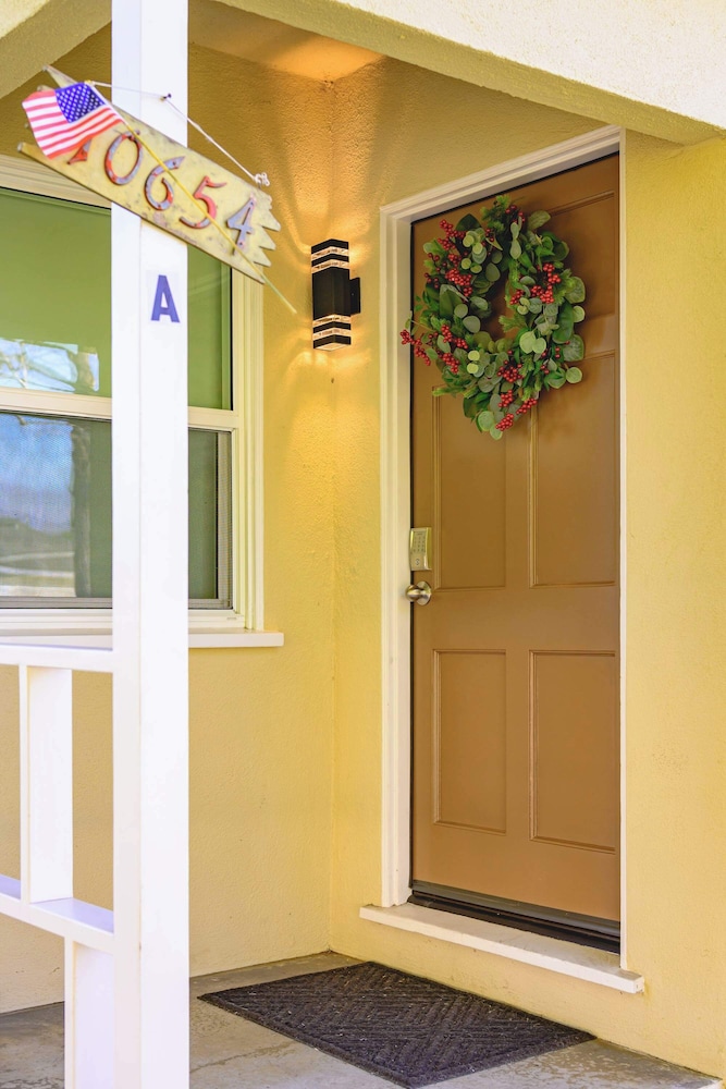 Cozy & Stylish Home Spacious, Fully Equipped Stay