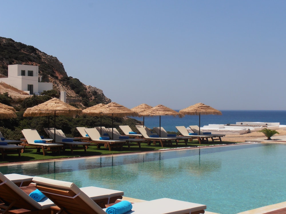 Golden Milos Beach House by Domotel