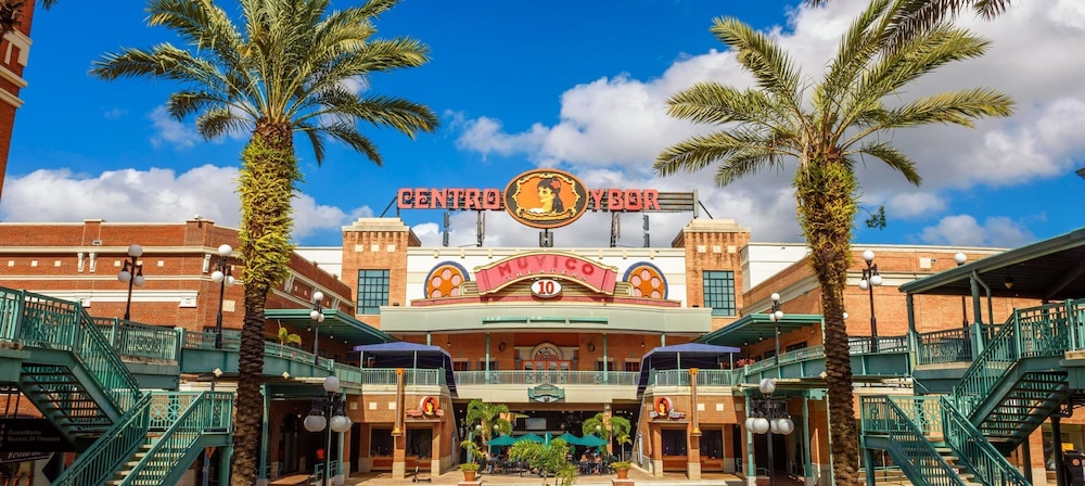 Blue Haven near Downtown Ybor Beachs