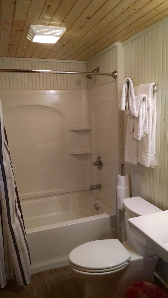 The Saugatuck Retro Resort Motel - Property Image 2