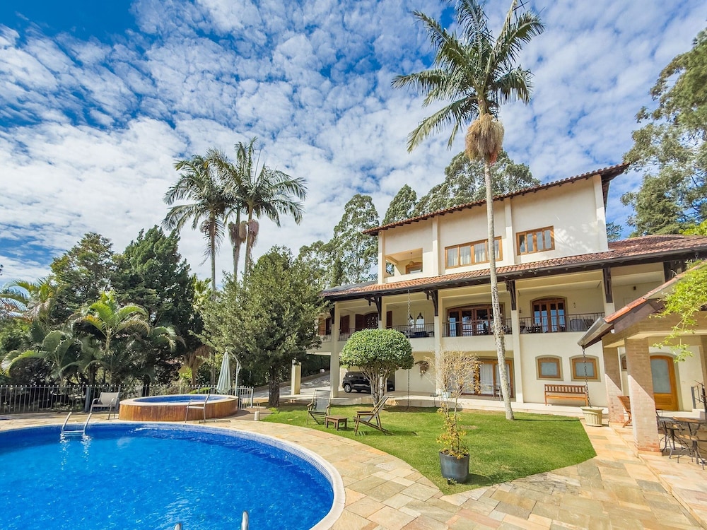 Refúgio de Alto Padrão na Granja Viana