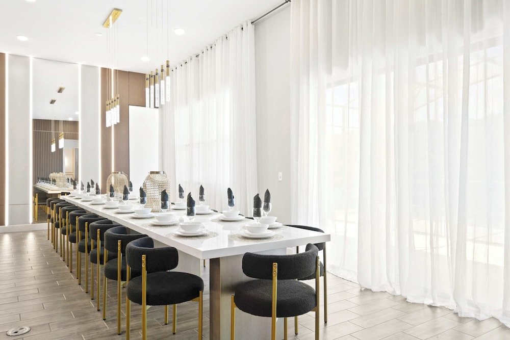Magical 15-bedroom Villa Game Room, Theater & More!