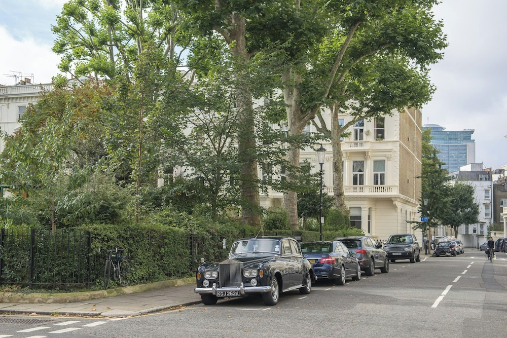 Cromwell Road II by Onefinestay