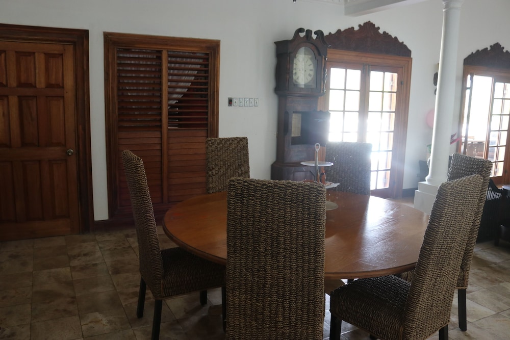 Mohagany House