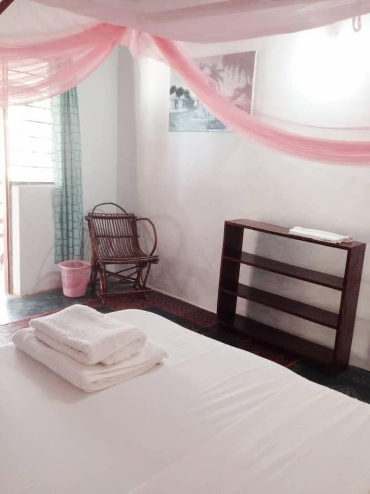 Ocean Breeze Lodge