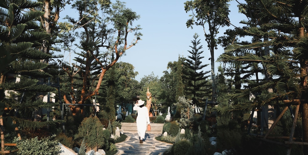 Anantara Pura Resort