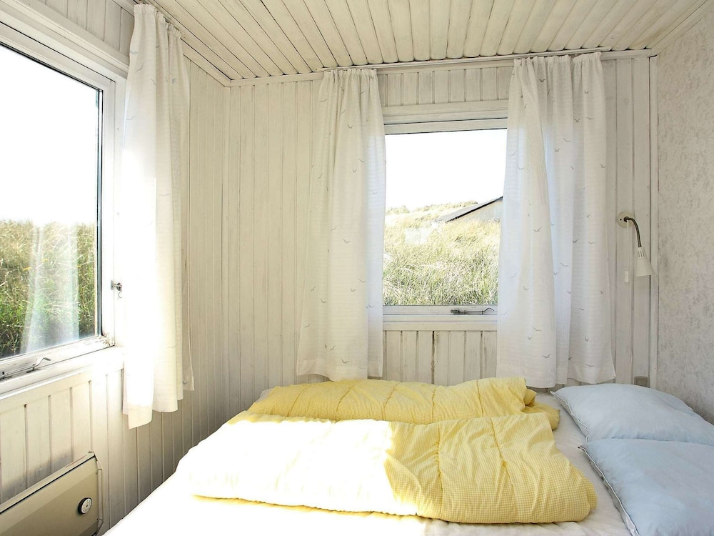 Spacious Holiday Home in Løkken Jutland near Beach view 3