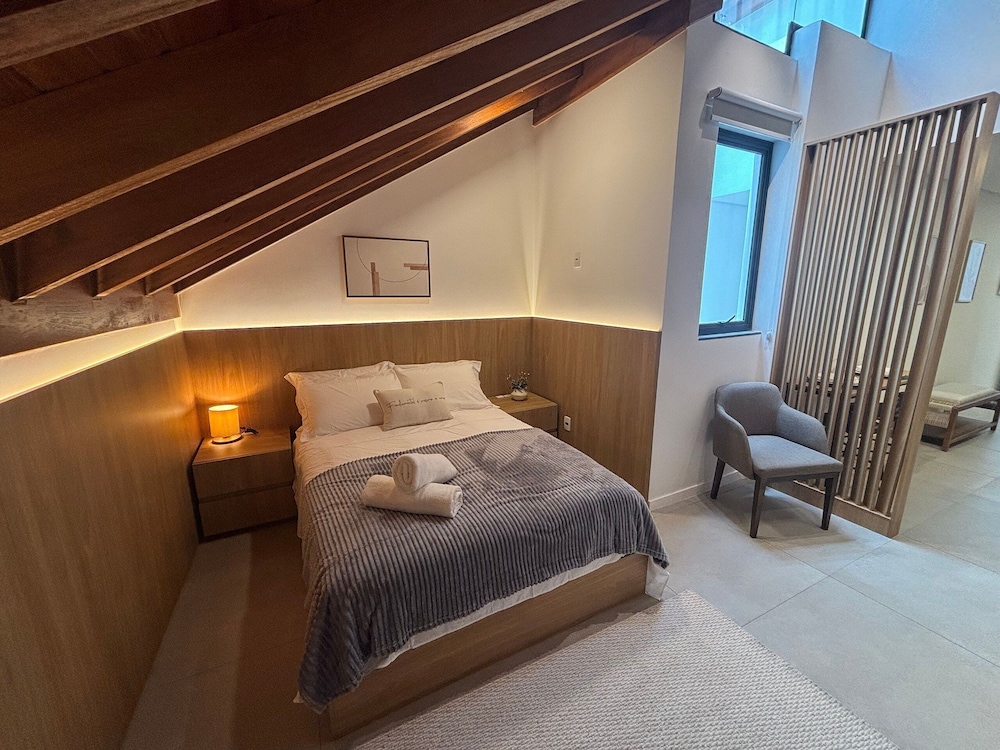 Modern Studio in Downtown Floripa Cma0101