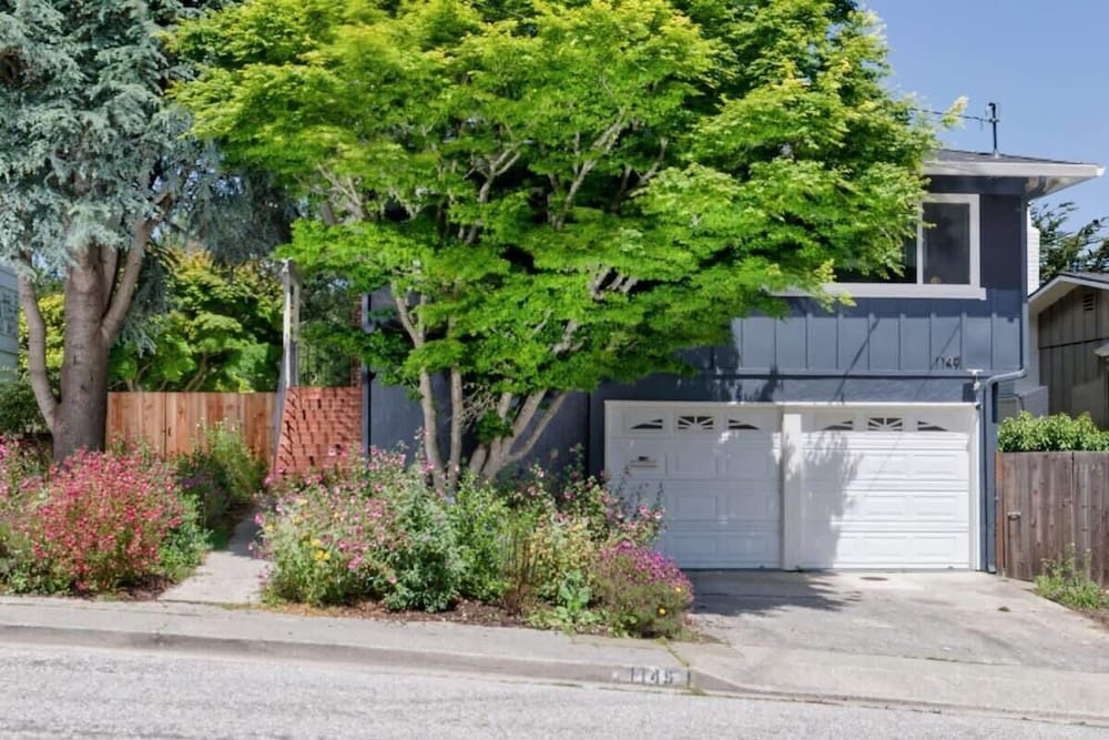 @ Marbella Lane - Stylish 4BR w/ Revitalizing View