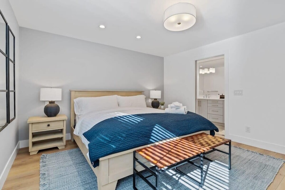 @ Marbella Lane - 3BR W/sweeping Views of Bay Area