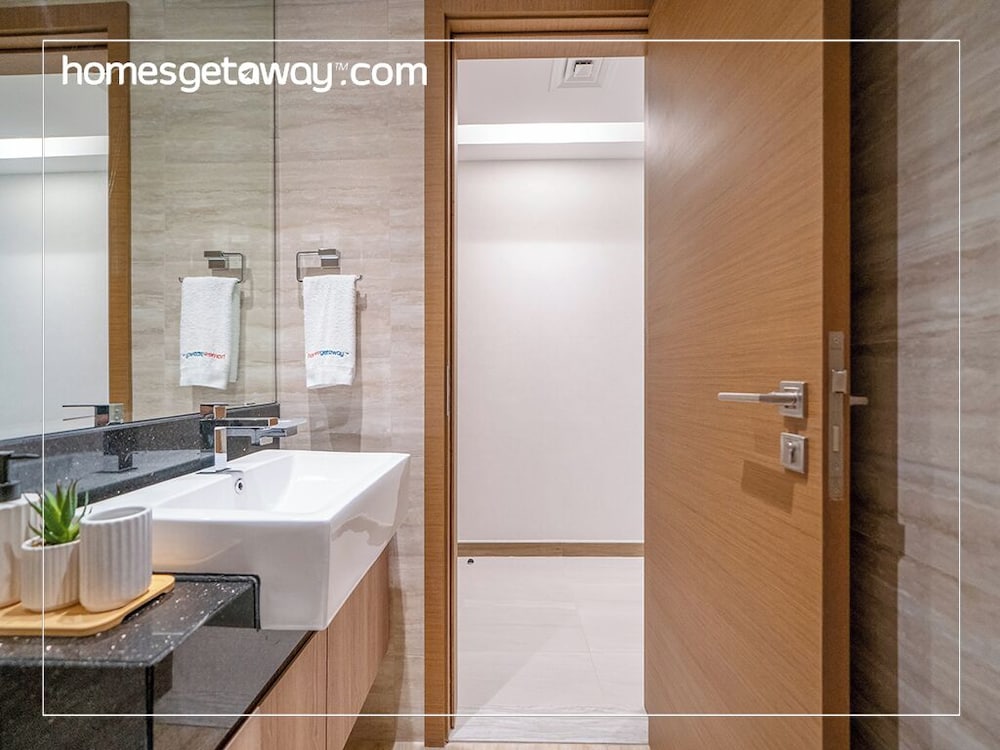 Contemporary 2BR Apt Fully Furnished