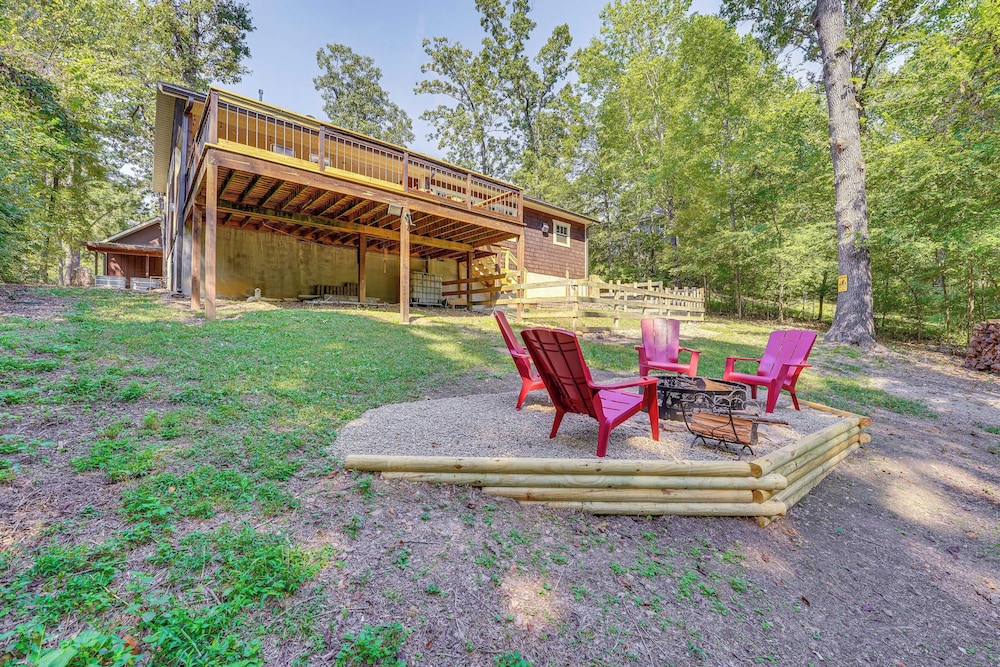 Hot Tub Soaks & Outdoor Fun: Fayetteville Cabin
