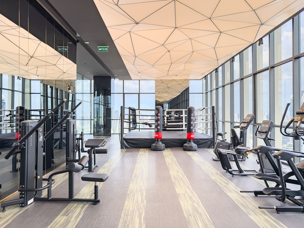 New Residence in Central Bangkok Siam Paragon · Central World