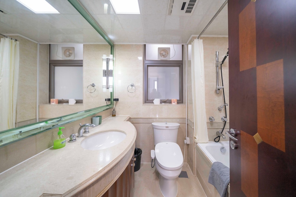 Tyms 2BR APT Hongqiao Yucui Garden