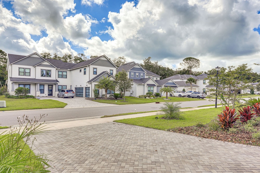< 20 Mi to JAX Beach + Game Days: Upscale Retreat
