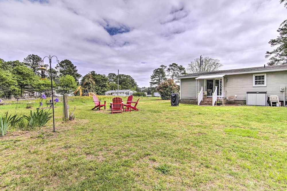 Home on Chesapeake Bay: Large Yard, Fire Pit view 4