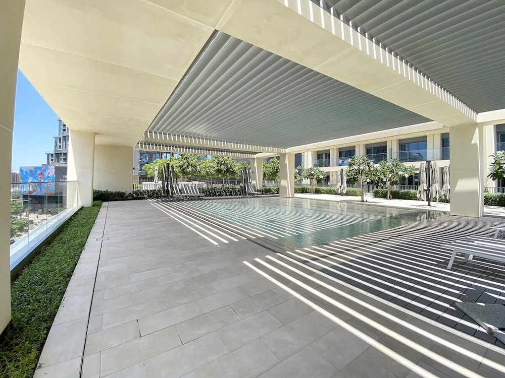 Silkhaus Premium Pad in Burj Royale Elegant