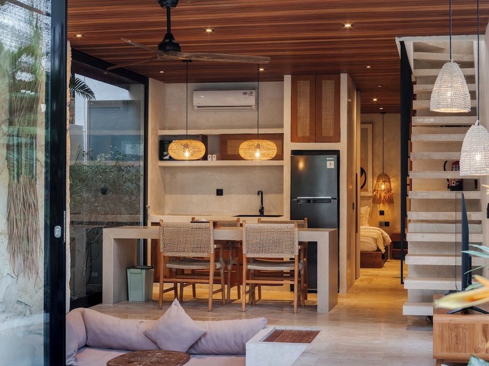 Blacksand Villas Echo Beach