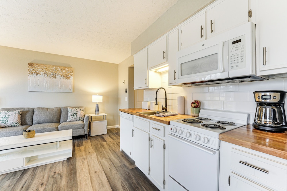 Near Attractions & Shows: Branson Updated Condo