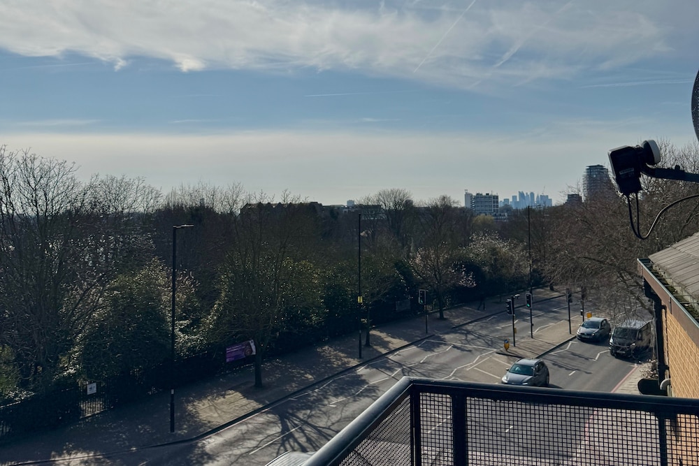 Stylish 1 bed Apartment - Sleeps 4 & Free Parking