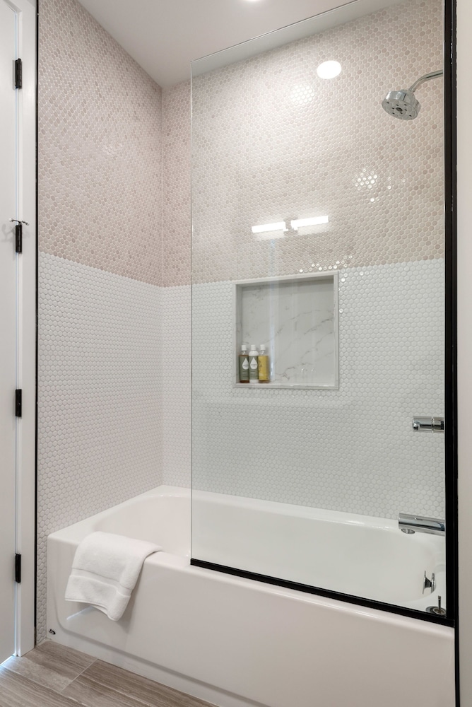 River West 2 Penthouses Skyline Group Comfort