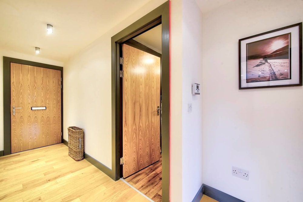 JOIVY Stylish City Centre Apartment for Two view 5