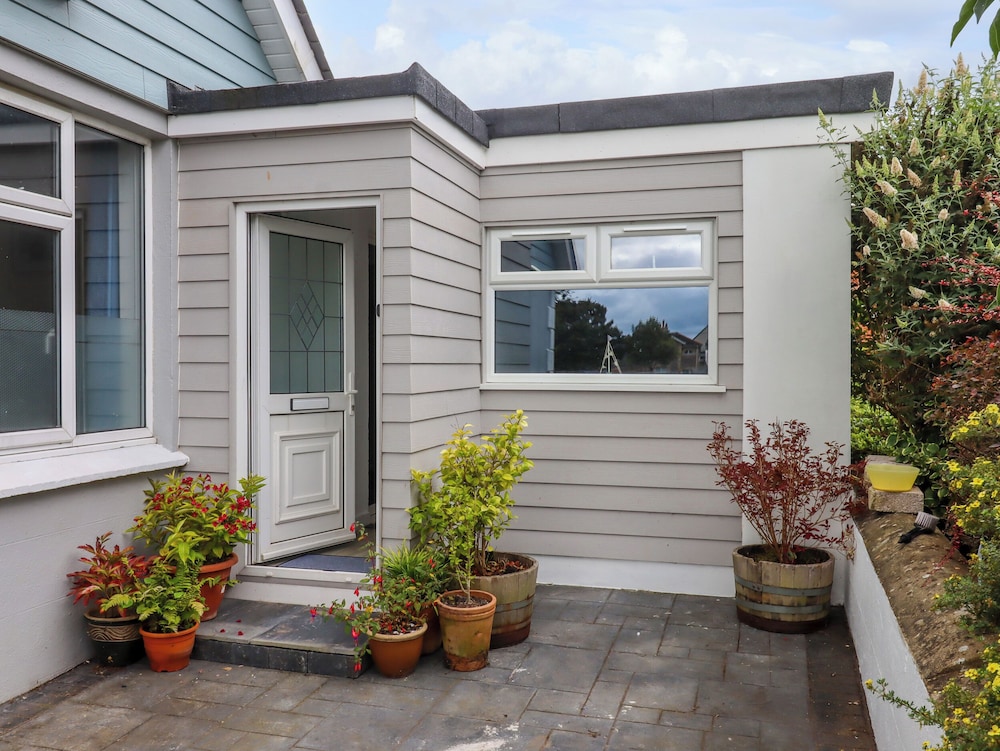 Brixham Breeze Cabin