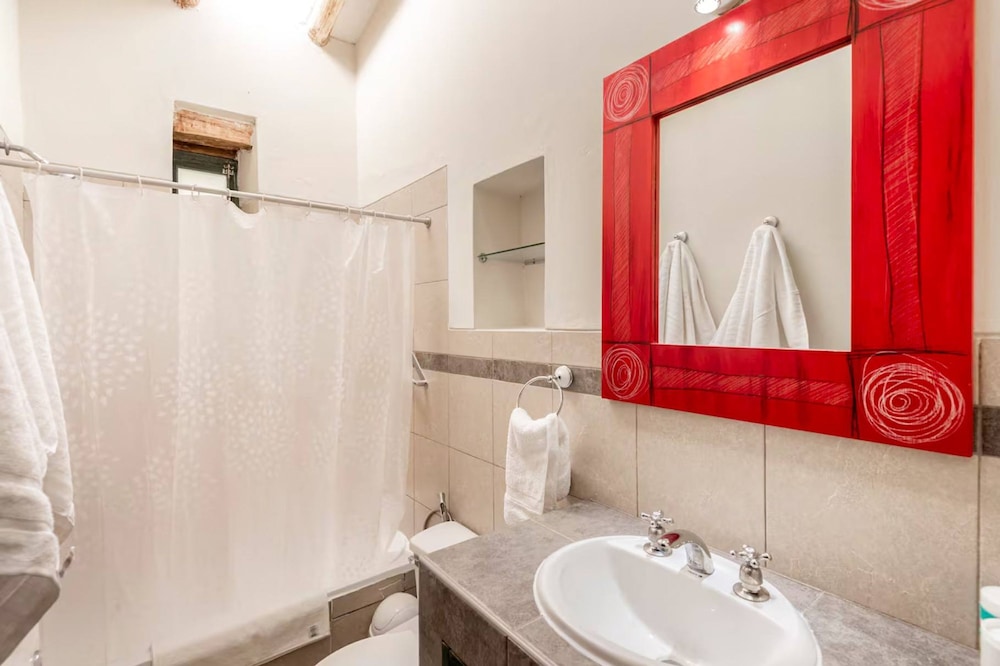 w Peaceful 4BR Villa With Nature View
