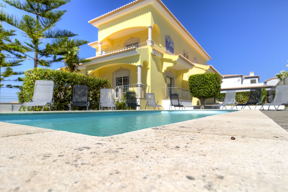 Villas2go2 Menir