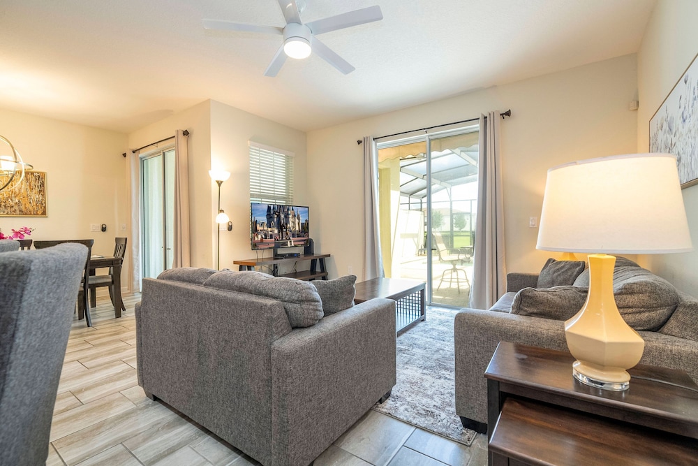Storey Lake 4 BR With Private Pool