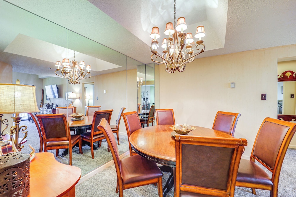 Slope Views & Ski In/out: Sugar Mtn Condo W/pool