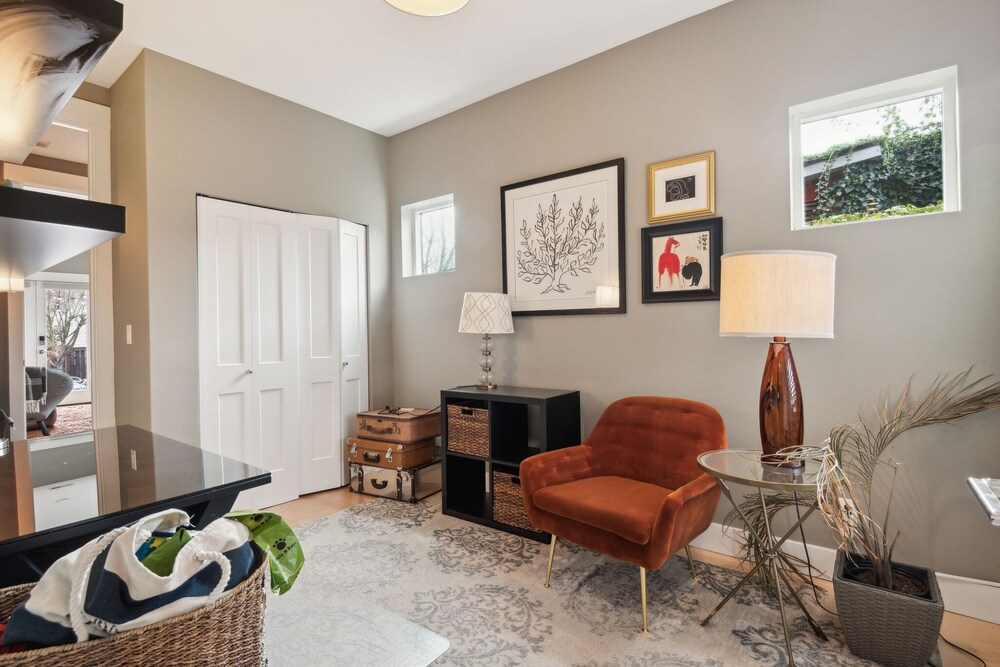 Spacious Family Retreat Media Room & Patio 3 Bedroom Home