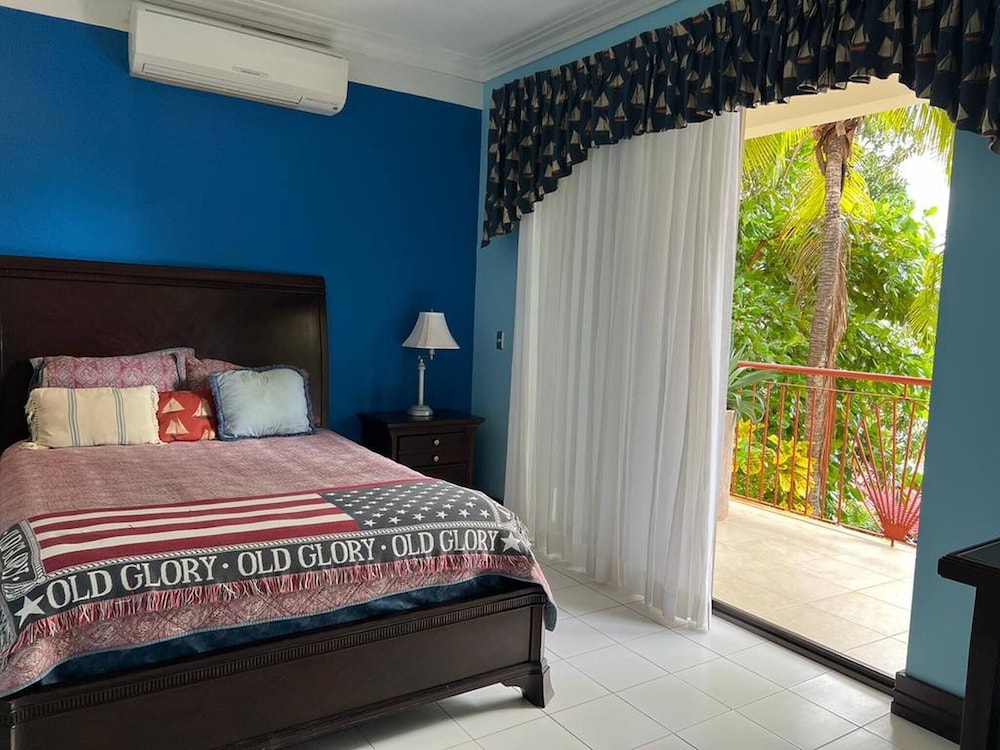 Room in Apartment - Nice Room In Playa Flamingo