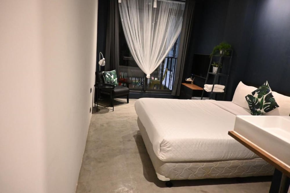 MH48 Hotel