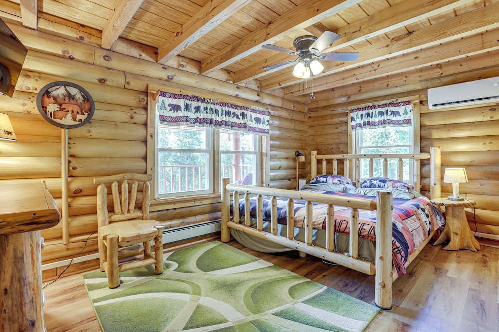 Hot Tub & Game Room: Deep Creek Winter Getaway