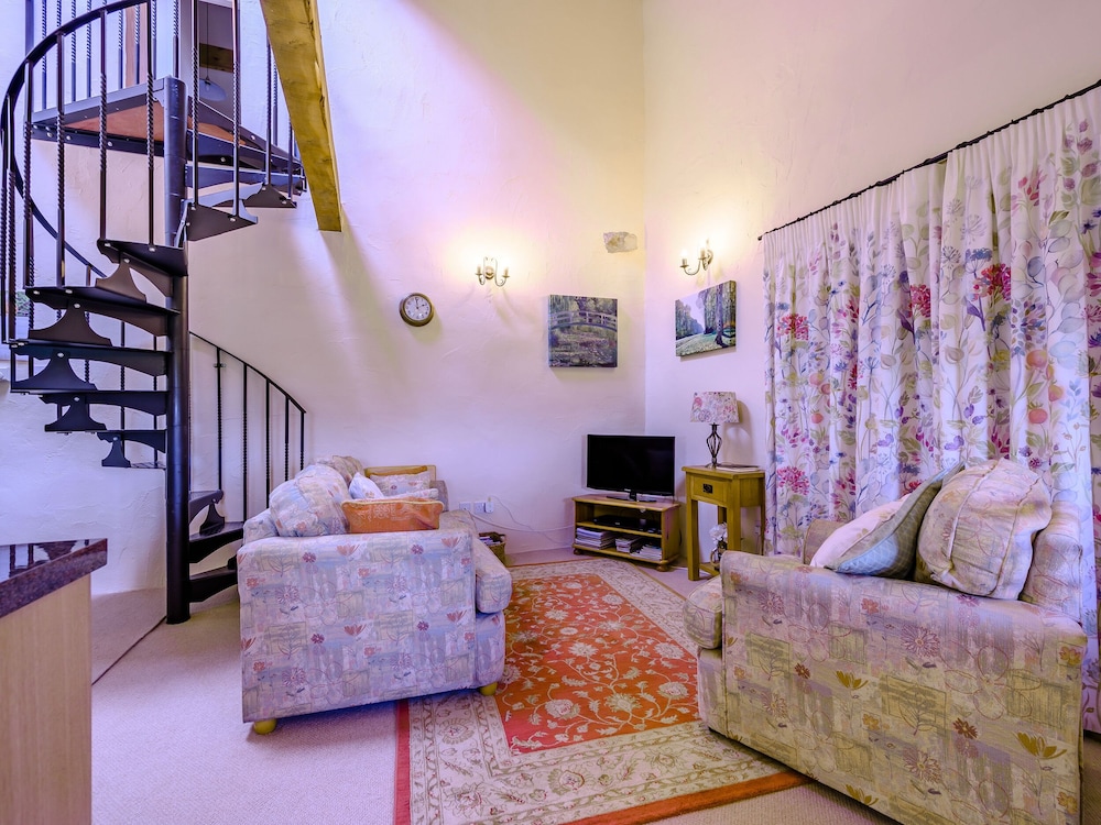 Pickle Cottage view 5