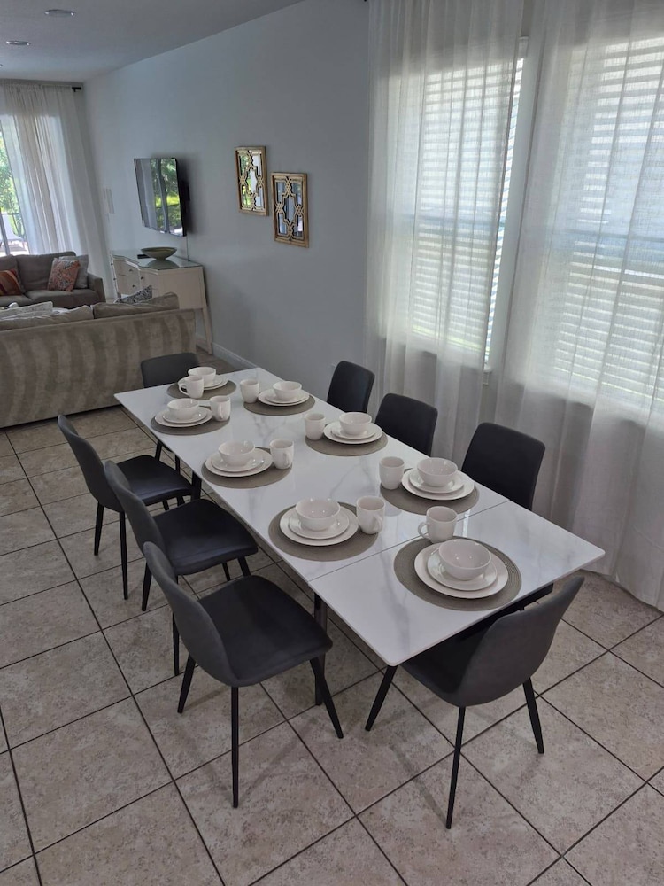 6BR 5BA w Private Pool Spa Near Disney
