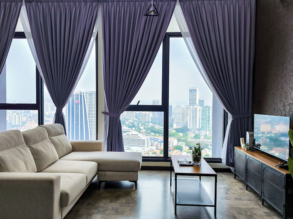 Expressionz Suites by Manhattan Group