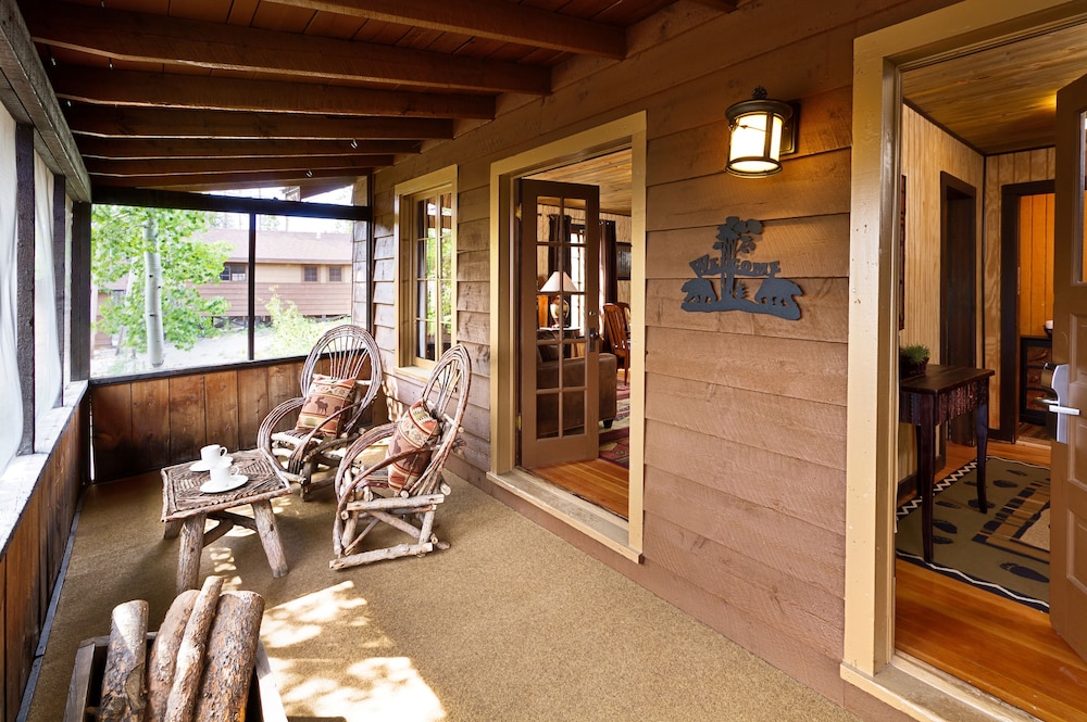 Grand Lake Lodge