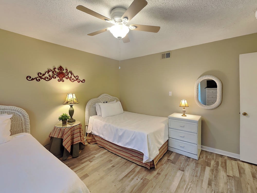 Emerald Isle #400 by Southern Vacation Rentals