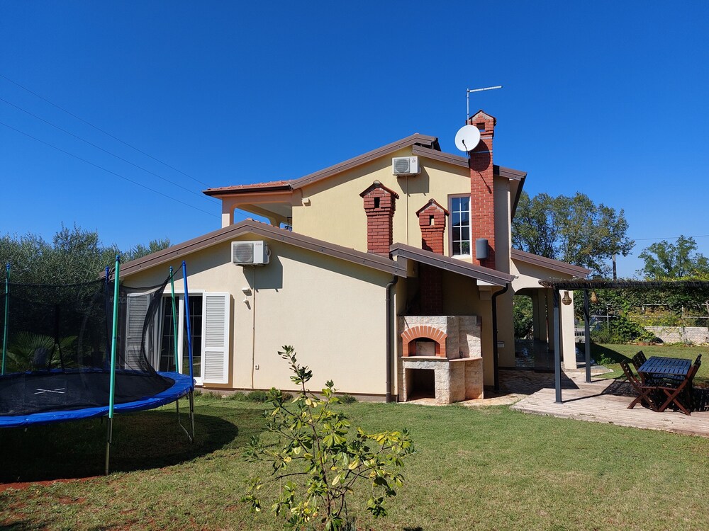 Holiday House with Pool Villa Seabird