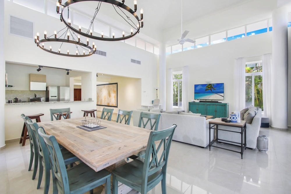 Golf Villa in Bavaro - Pool, Jacuzzi, Staff