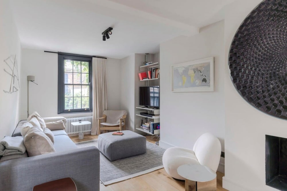 Stylish Georgian Townhouse w Sun Terrace Garden