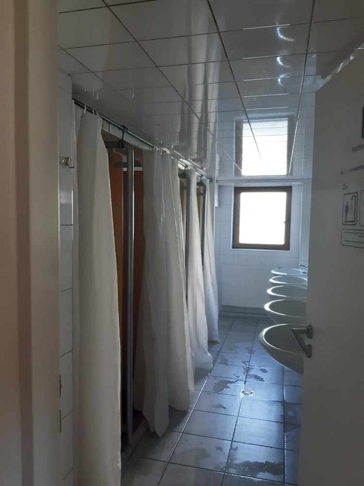 2-Rent Group Hostel Rooms&Apartments EVE168