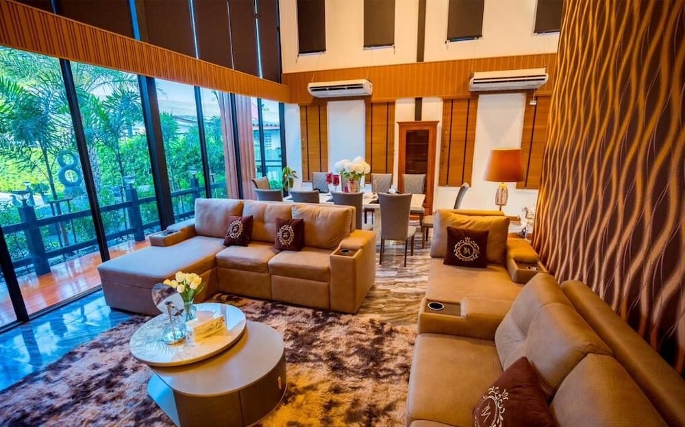 Khongdonat Premium Pool Villa