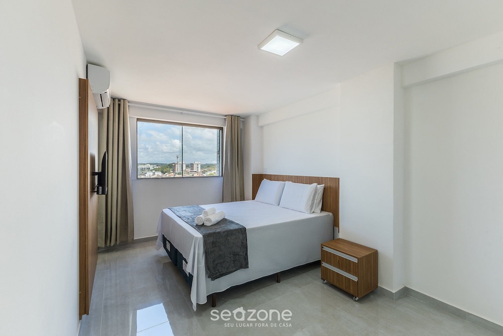 Building With Swimming Pool 300m From the Beach in Ilheus - MMD