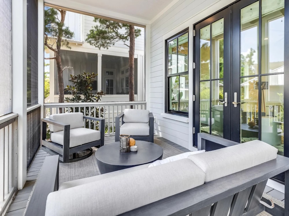 Honeybee by Southern Vacation Rentals